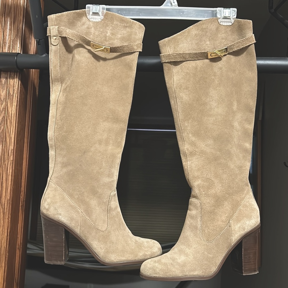 Boots - Picture 13 of 13